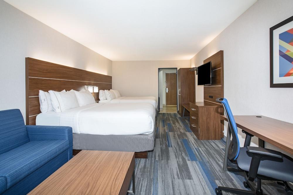 Holiday Inn Express Kansas City - At The Legends! By Ihg Bonner Springs Exterior photo