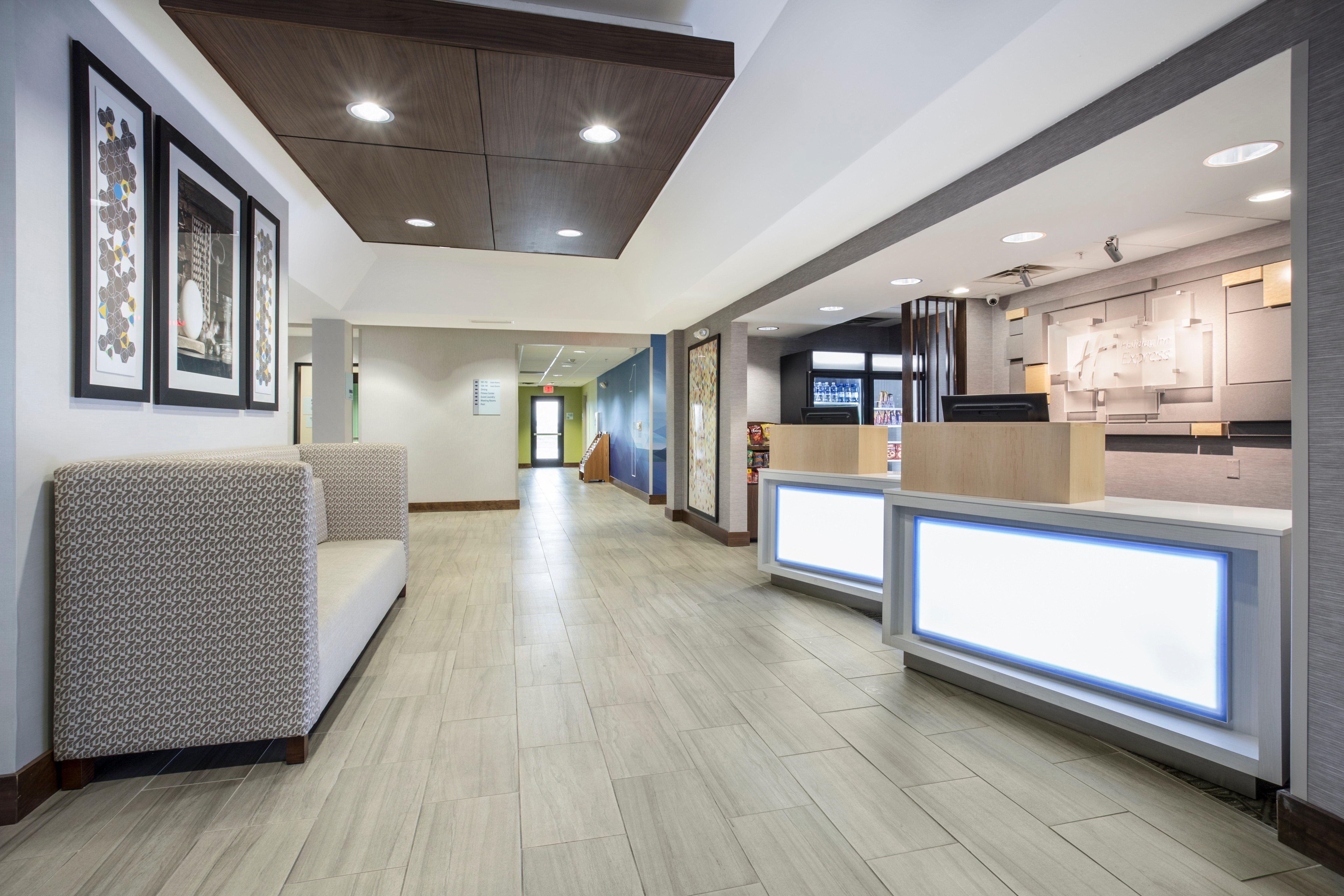 Holiday Inn Express Kansas City - At The Legends! By Ihg Bonner Springs Exterior photo