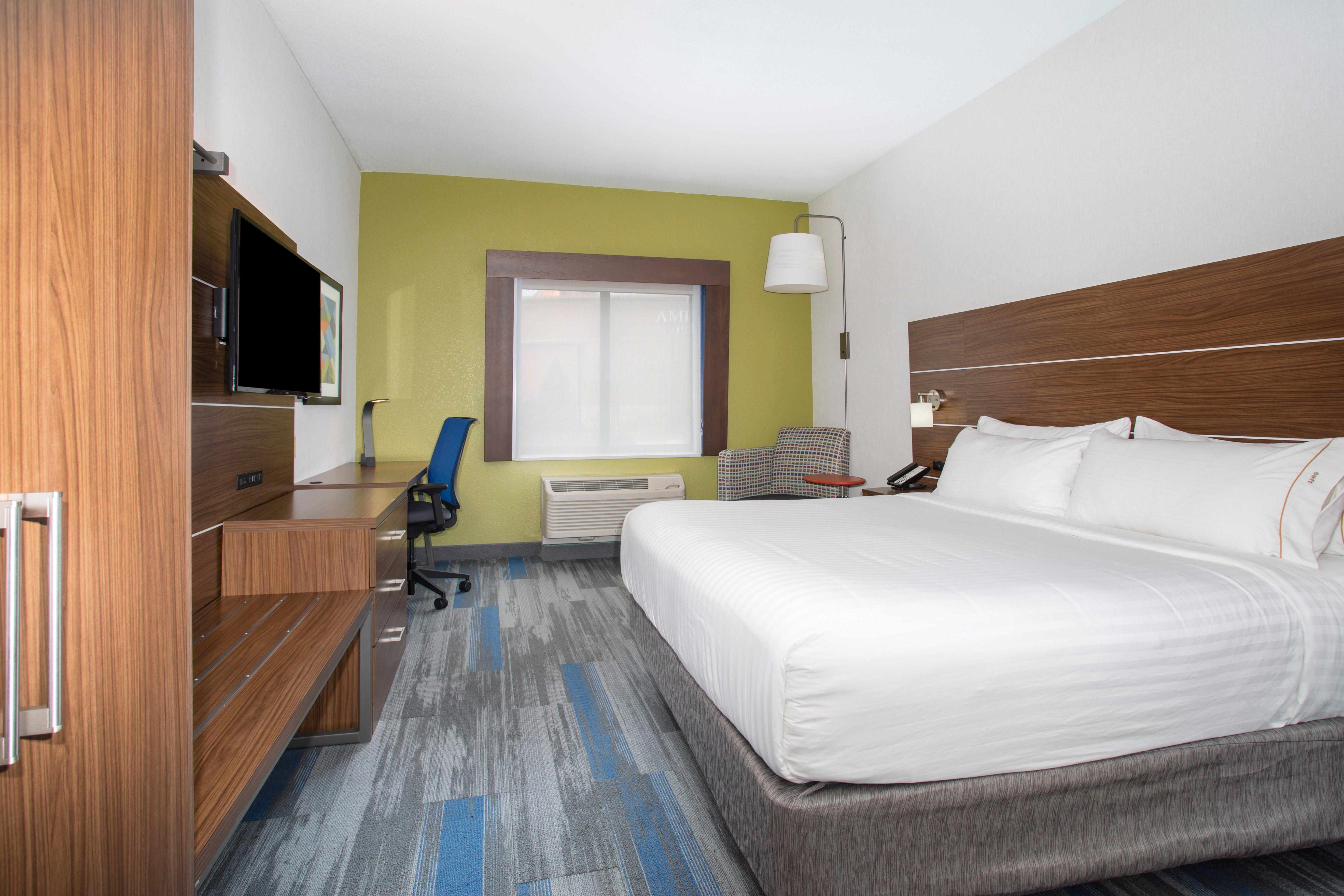 Holiday Inn Express Kansas City - At The Legends! By Ihg Bonner Springs Exterior photo