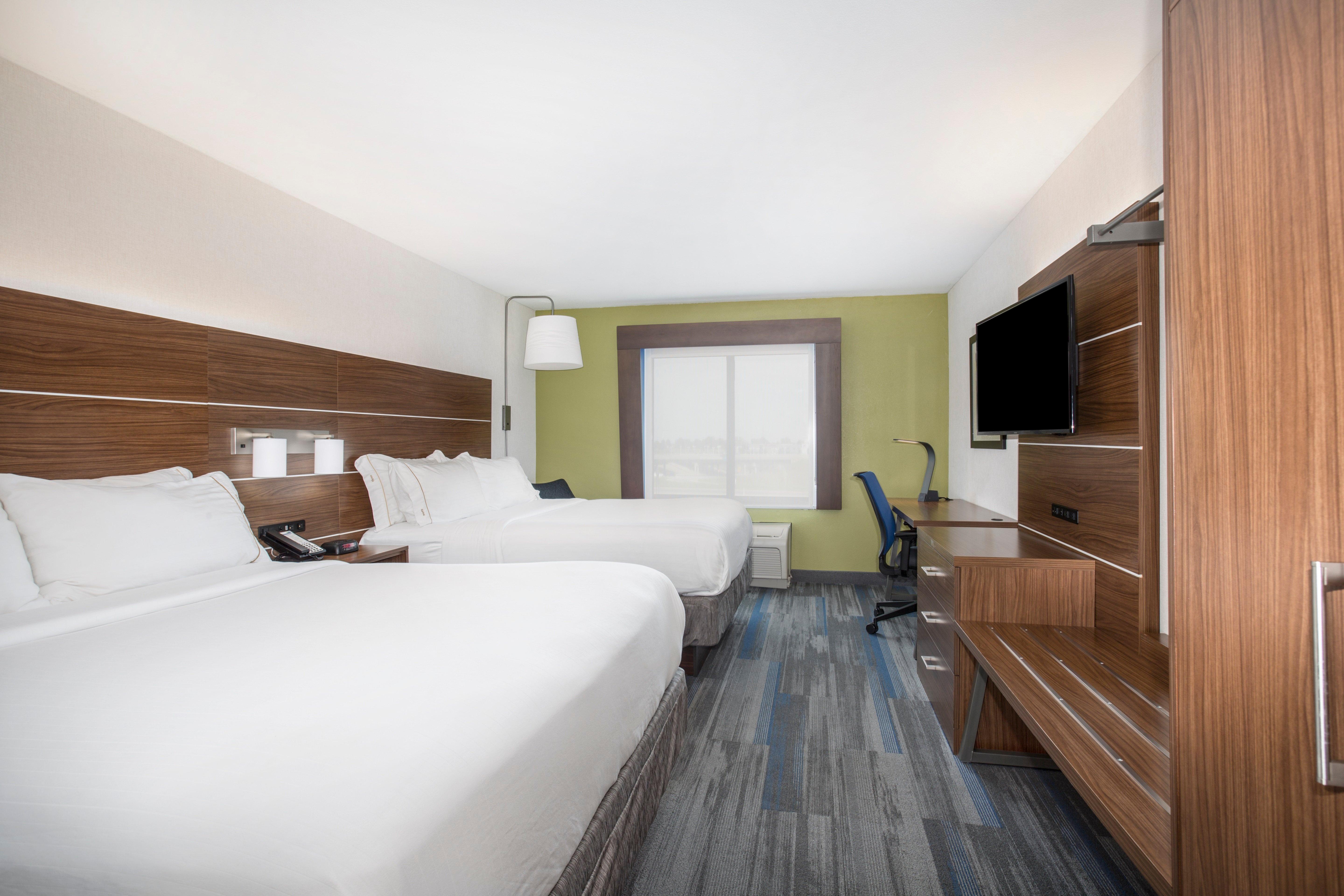 Holiday Inn Express Kansas City - At The Legends! By Ihg Bonner Springs Room photo